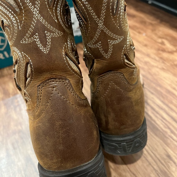 Kids Ariat size 2 cowgirl cowboyy boots - Picture 6 of 11